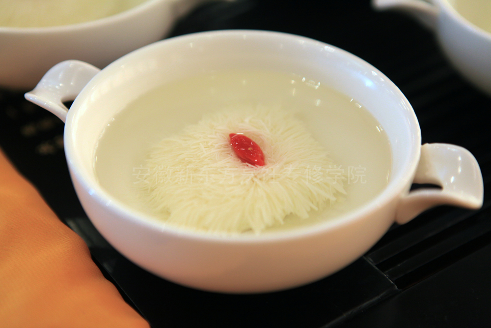 作品：菊花豆腐 原料：内脂豆腐 制作者：张雷超
