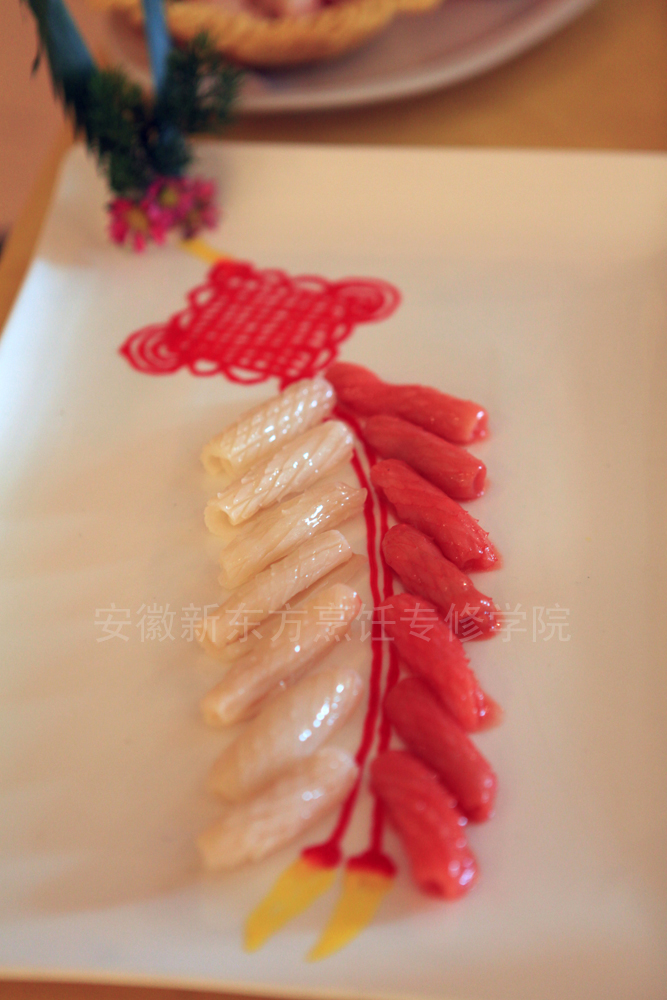 作品：双味鱿鱼卷 原料：鱿鱼 制作者：张洪波
